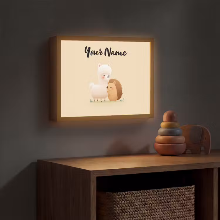 Alpaca - Egel - Bruin - Knuffelen Light Box met batterij (Wandlamp kind) middel -sfeer5_kind