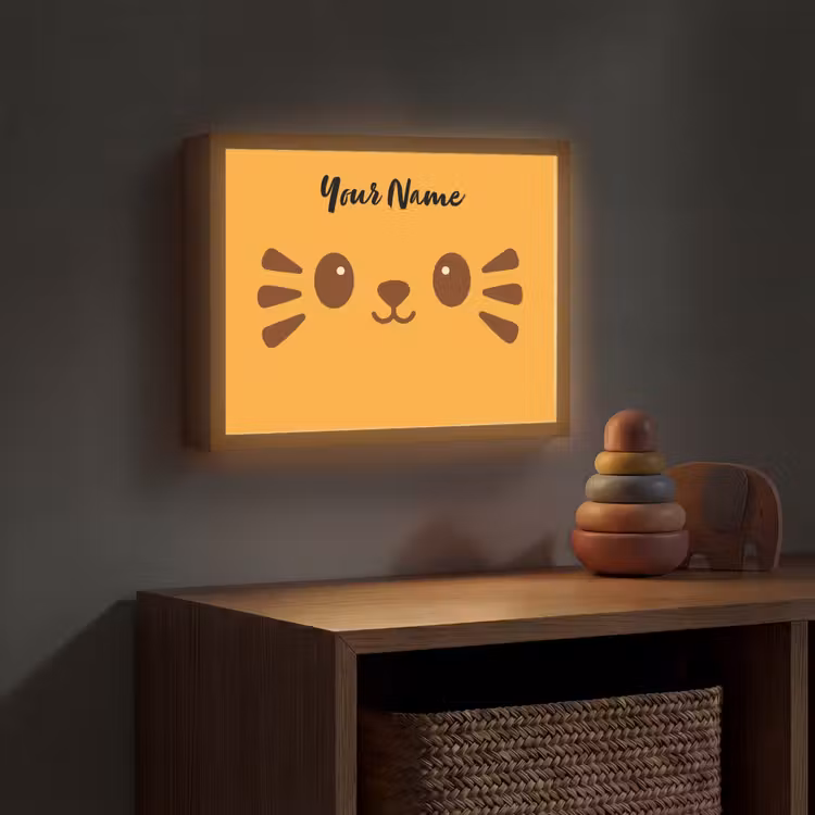 Kat - Minimalistisch - Oranje - Vrolijk Light Box met batterij (Wandlamp kind) middel -sfeer5_kind