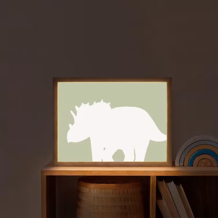 Dino - Triceratops - Dinosaurus - Groen Light Box met batterij (Wandlamp kind) middel -sfeer1_kind