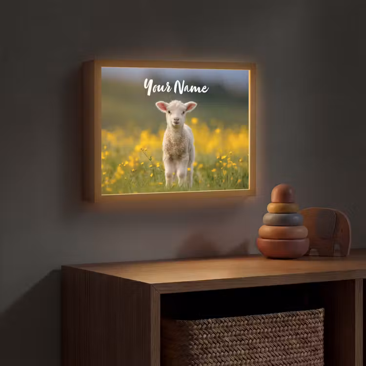 Lammetje - Gras - Bloemen - Geel Light Box met batterij (Wandlamp kind) middel -sfeer5_kind
