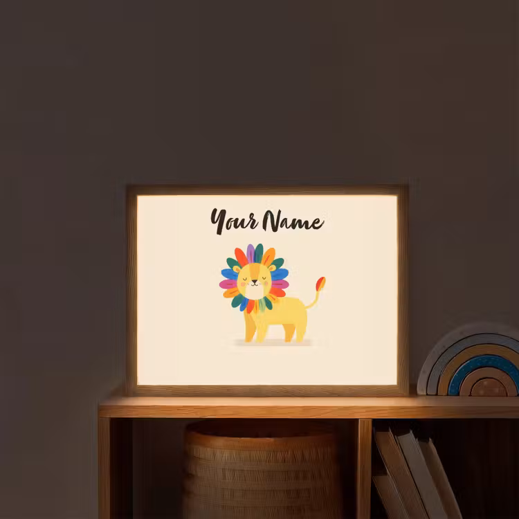 Leeuw - Kleurrijke manen - Beige Light Box met batterij (Wandlamp kind) middel -sfeer1_kind