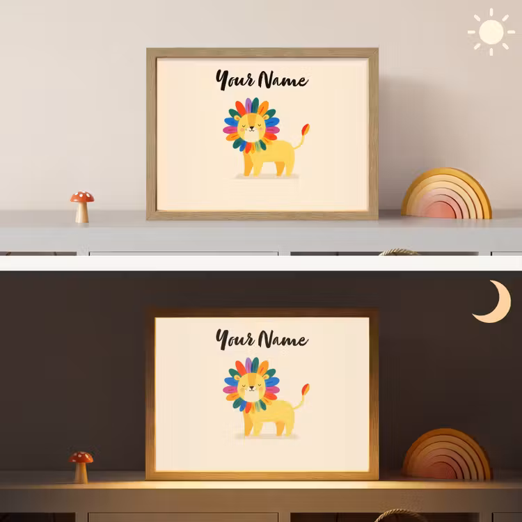 Leeuw - Kleurrijke manen - Beige Light Box met batterij (Wandlamp kind) middel -sfeer3_kind