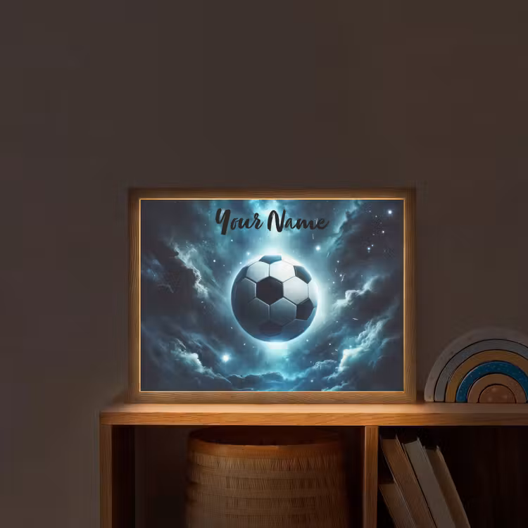 Voetbal - Galaxy - Ruimte - Sport - Blauw Light Box met batterij (Wandlamp kind) middel -sfeer1_kind