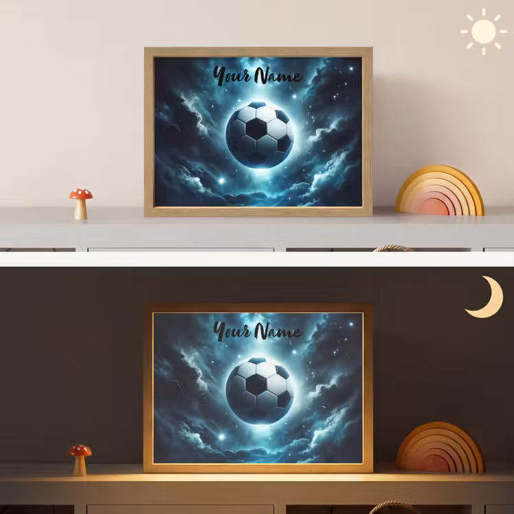 Voetbal - Galaxy - Ruimte - Sport - Blauw Light Box met batterij (Wandlamp kind) middel -sfeer3_kind