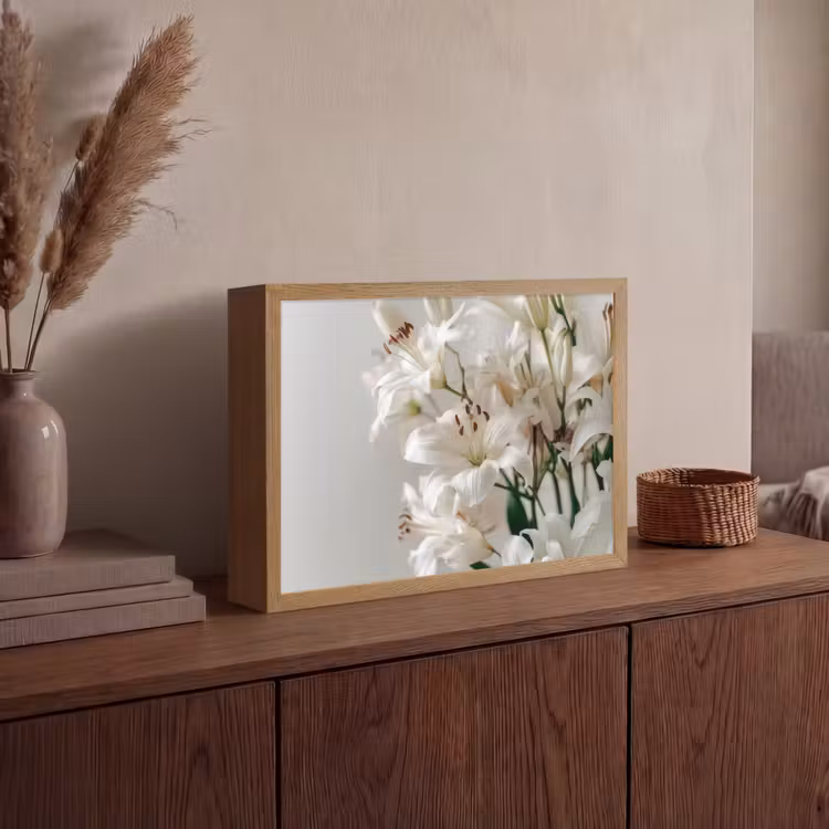 Lelies - Boekte - Wit - Meeldraden Light Box met batterij (Wandlamp) middel -sfeer2