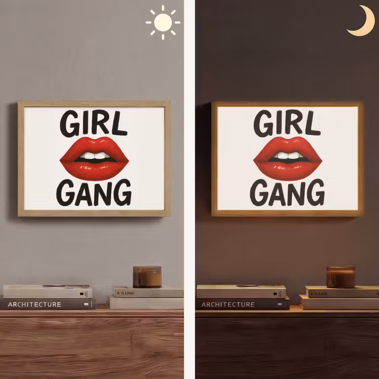 Lip - Girl - Rood - Letters Light Box met batterij (Wandlamp) middel -sfeer3