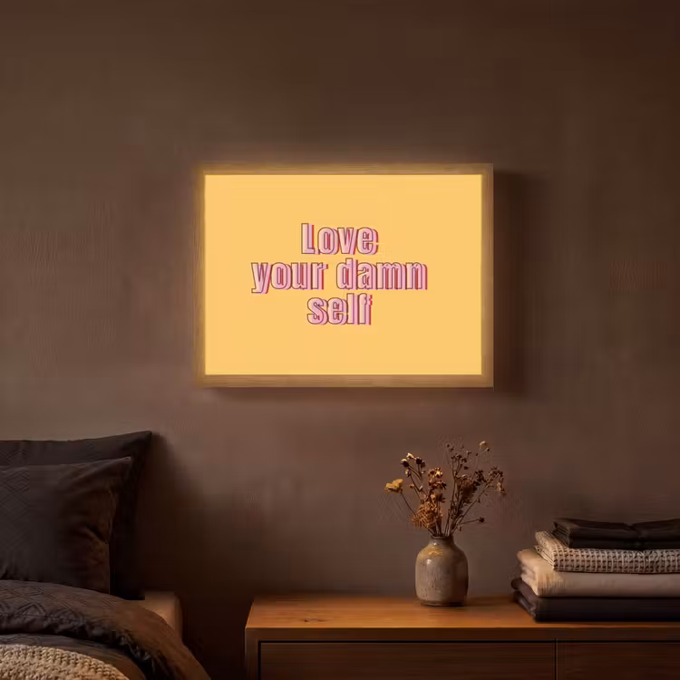 Love yourself - Roze - Geel Light Box met batterij (Wandlamp) middel -sfeer4
