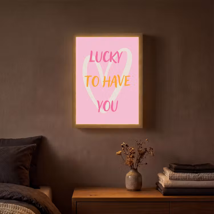 Lucky - Love - Valentijn - Roze Light Box met batterij (Wandlamp) middel -sfeer4