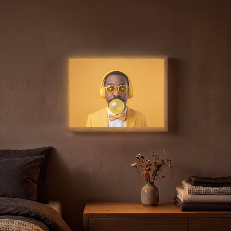 Man - Bubblegum - Portret - Geel - Modern Light Box met batterij (Wandlamp) middel -sfeer4