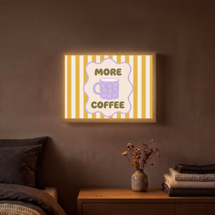 More coffee - Geel - Paars - Strepen - Mok Light Box met batterij (Wandlamp) middel -sfeer4
