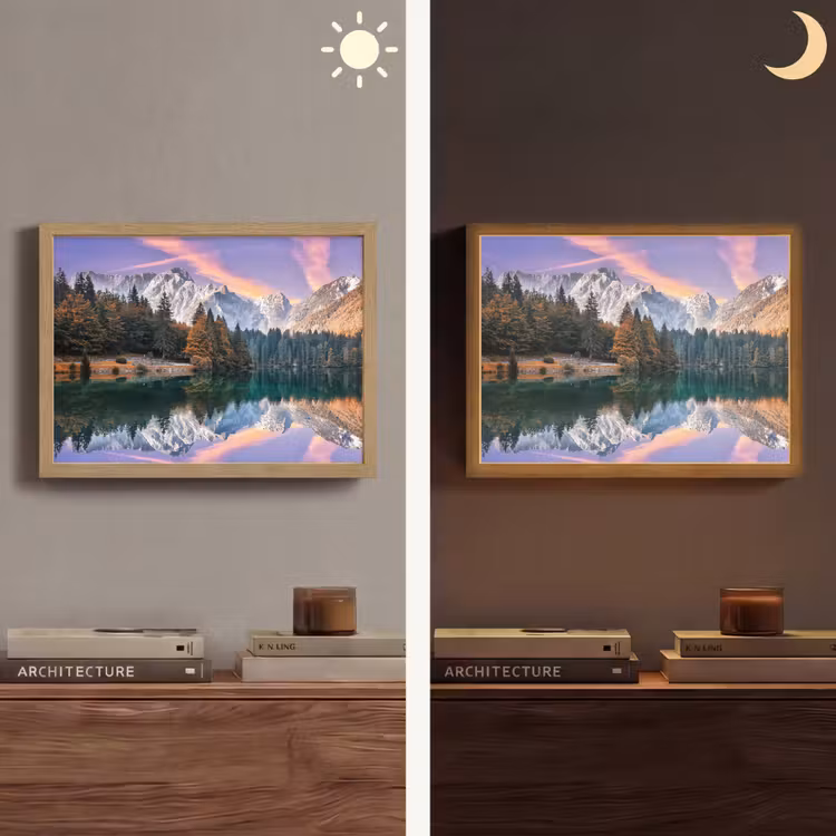 Bergen - Bos - Water - Lucht - Roze - Paars Light Box met batterij (Wandlamp) middel -sfeer3