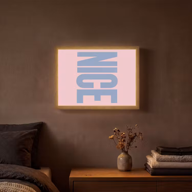 Nice - Paars - Roze Light Box met batterij (Wandlamp) middel -sfeer4