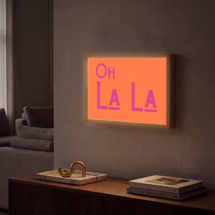 Oh la la - Oranje - Roze - Scheeflettertype Light Box met batterij (Wandlamp) middel -sfeer1