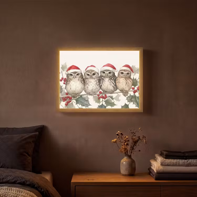 Uilen - Tak - Hulstblaadjes - Kerstmuts Light Box met batterij (Wandlamp) middel -sfeer4