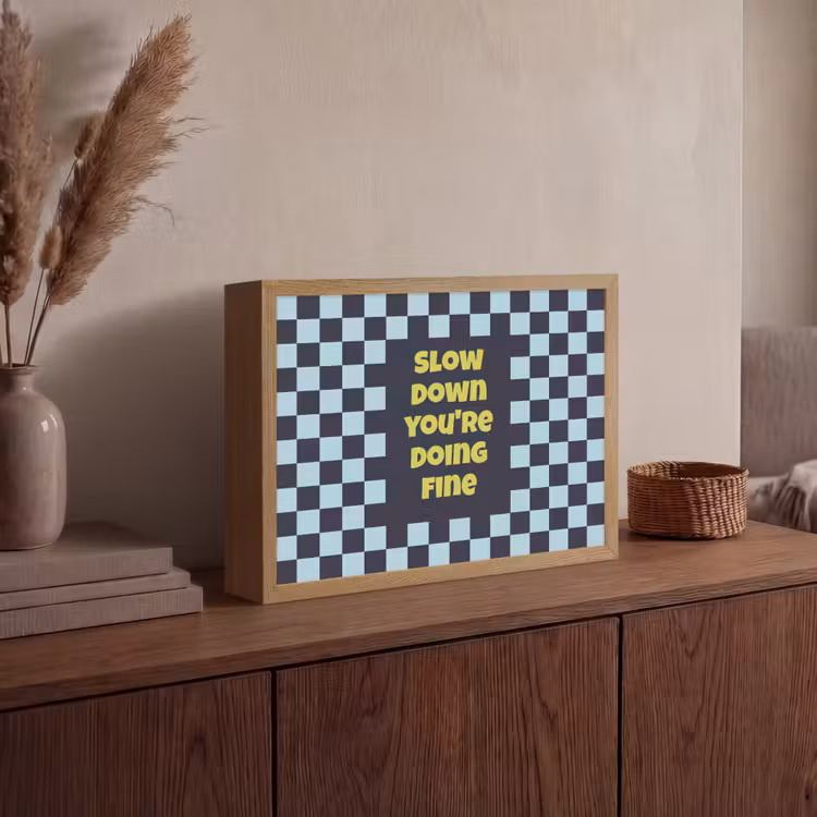 Patroon - Geblok - Blauw - Slow down you're doing fine Light Box met batterij (Wandlamp) middel -sfeer2
