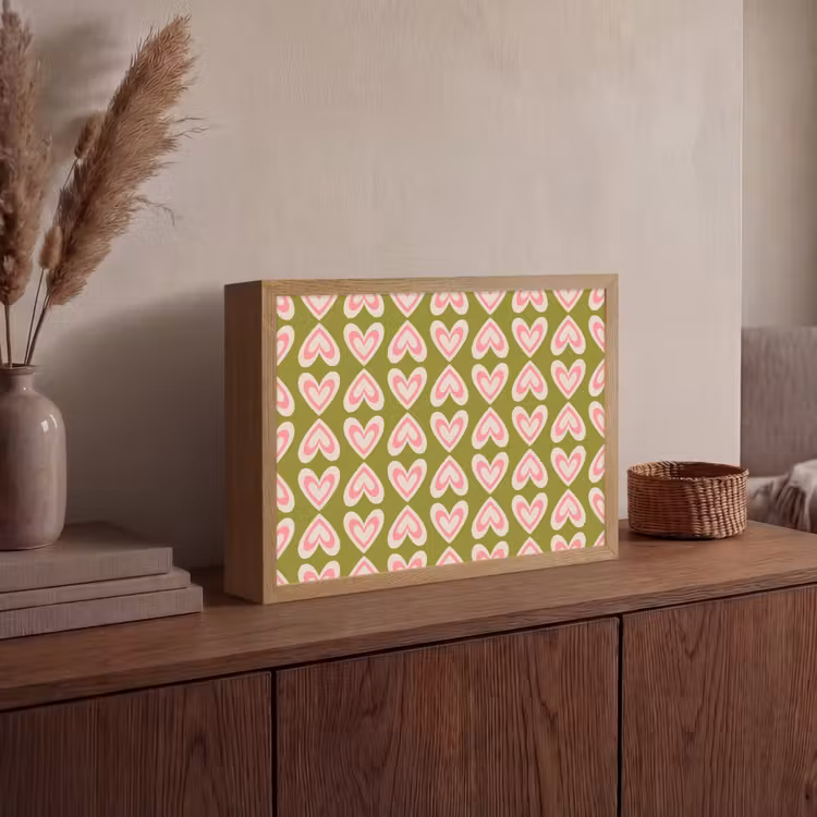 Patroon - Symmetrisch - Hartjes - Olijfgroen Light Box met batterij (Wandlamp) middel 907 -sfeer2