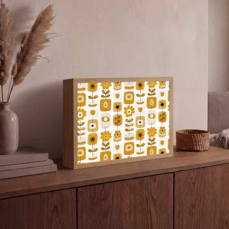 Retro - Abstract - Bloemen - Okergeel Light Box met batterij (Wandlamp) middel 907 -sfeer2