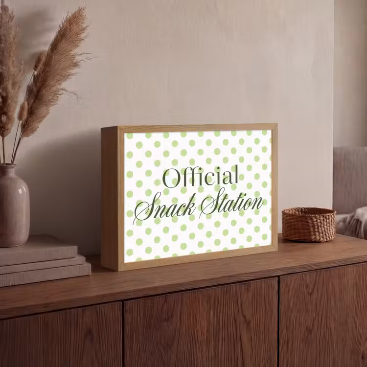 Snack Station - Groen - Stippen Light Box met batterij (Wandlamp) middel -sfeer2