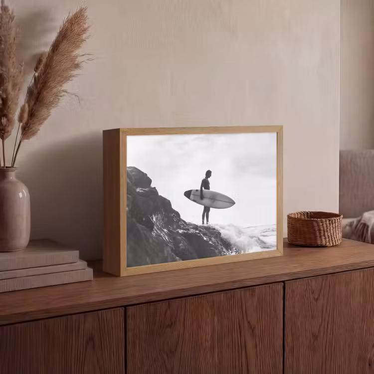 Surfer - Rots - Oceaan - Golven Light Box met batterij (Wandlamp) middel -sfeer2