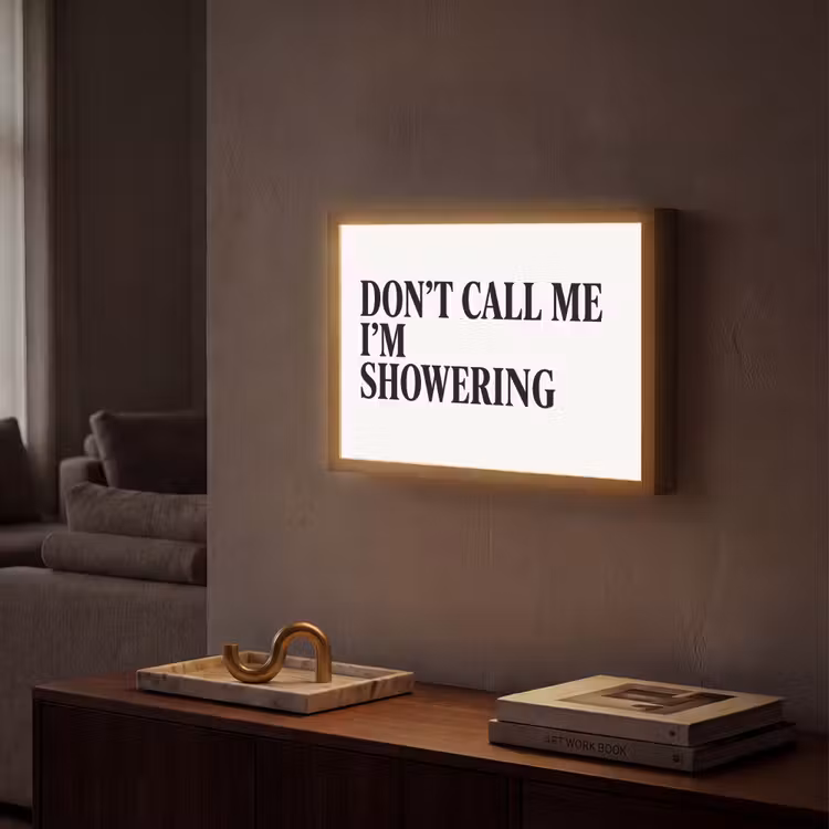 Tekst - Modern - Zwart - Wit Light Box met batterij (Wandlamp) middel -sfeer1