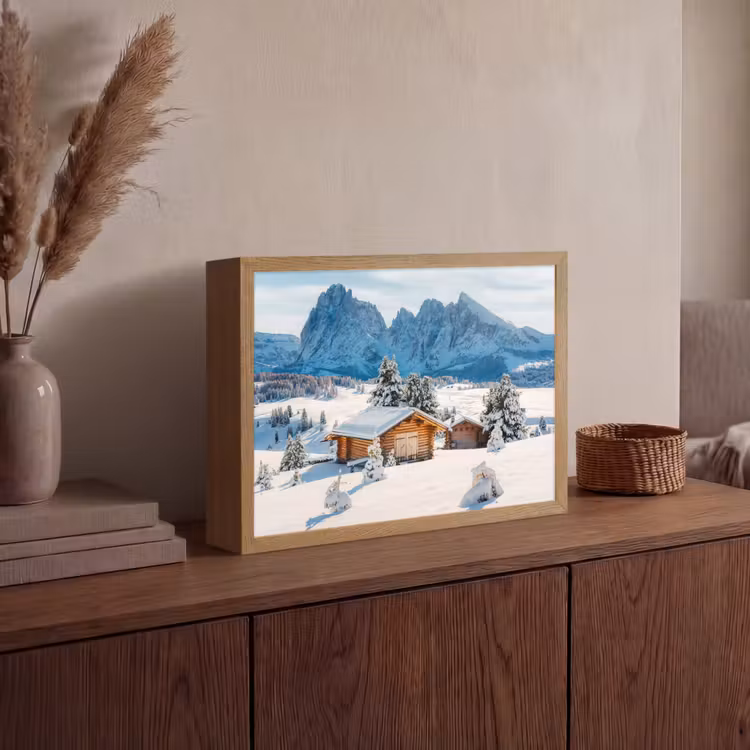 Winter - Huisje - Bergen - Uitzicht - Sneeuw Light Box met batterij (Wandlamp) middel -sfeer2