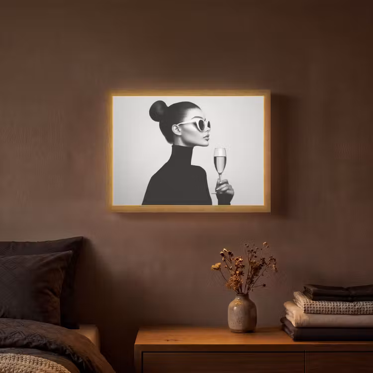 Vrouw - Champagne - Modern Light Box met batterij (Wandlamp) middel -sfeer4