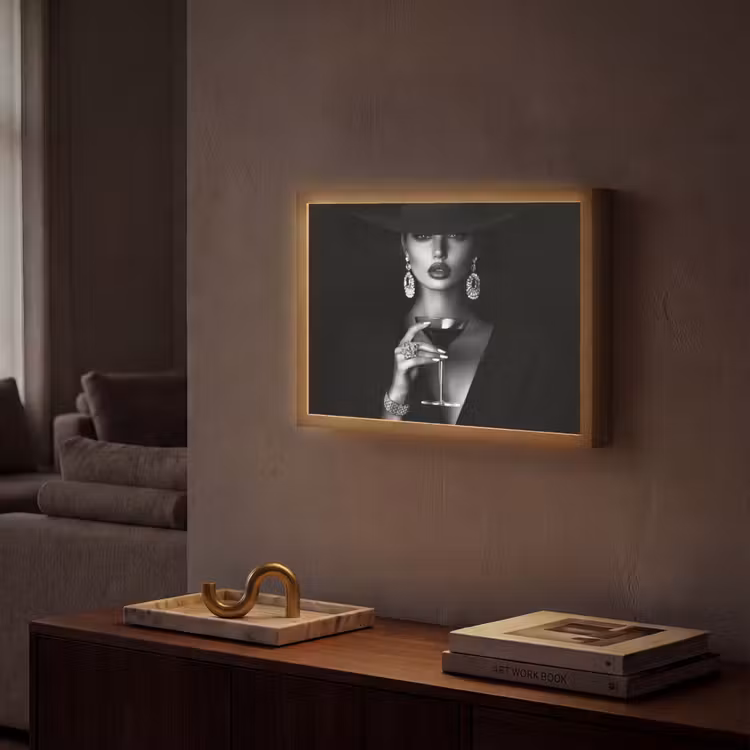 Vrouw - Cocktail - Chic Light Box met batterij (Wandlamp) middel -sfeer1