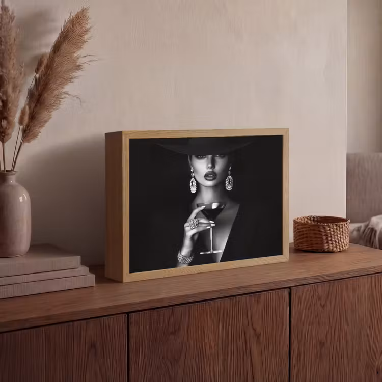 Vrouw - Cocktail - Chic Light Box met batterij (Wandlamp) middel -sfeer2