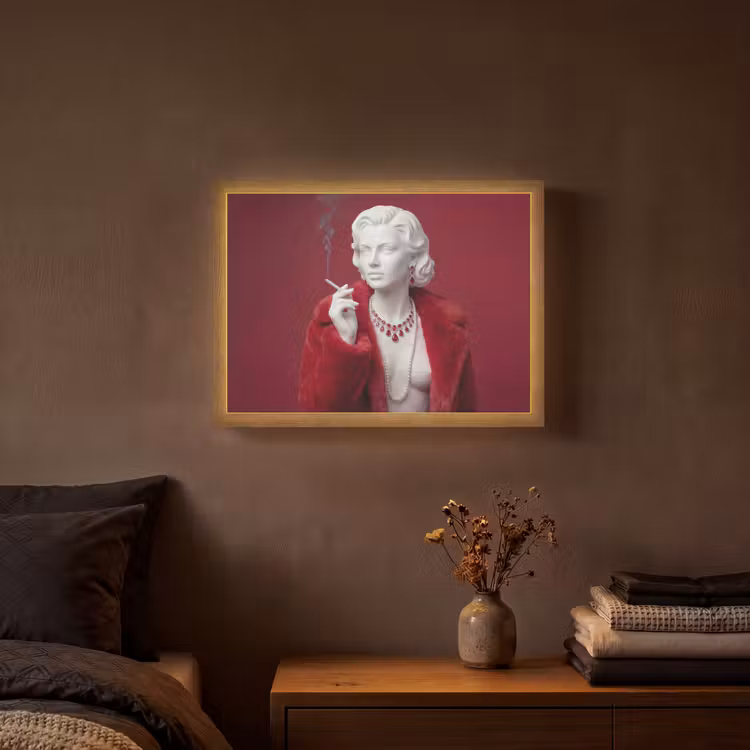 Vrouw - Bontjas - Mode - Klassiek - Rood Light Box met batterij (Wandlamp) middel -sfeer4
