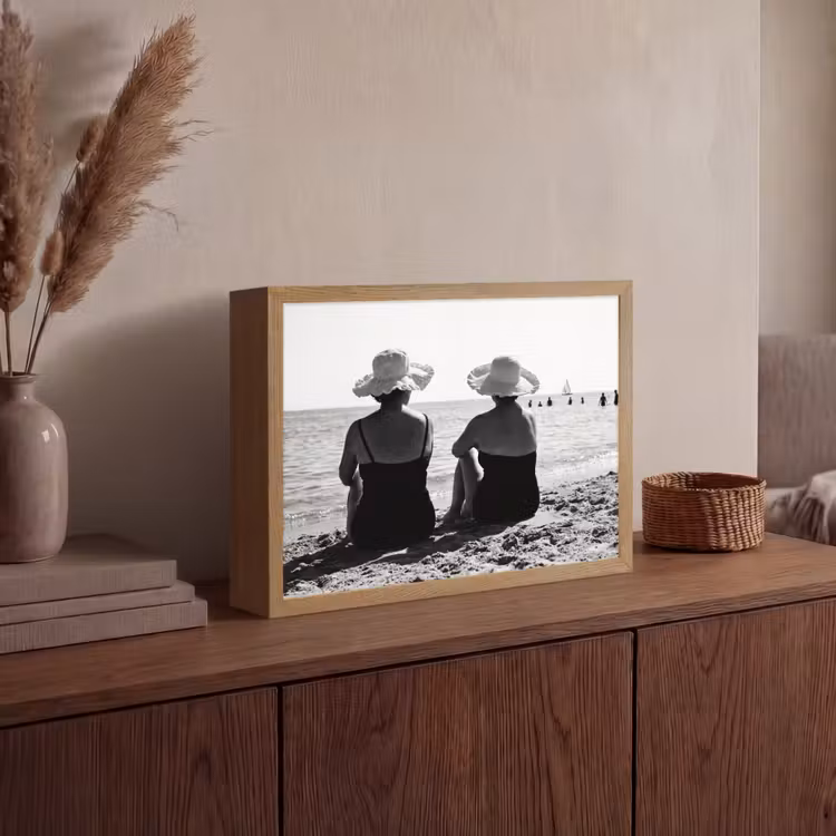 Vrouwen - Zonnehoed - Strand - Zwart - Wit Light Box met batterij (Wandlamp) middel -sfeer2