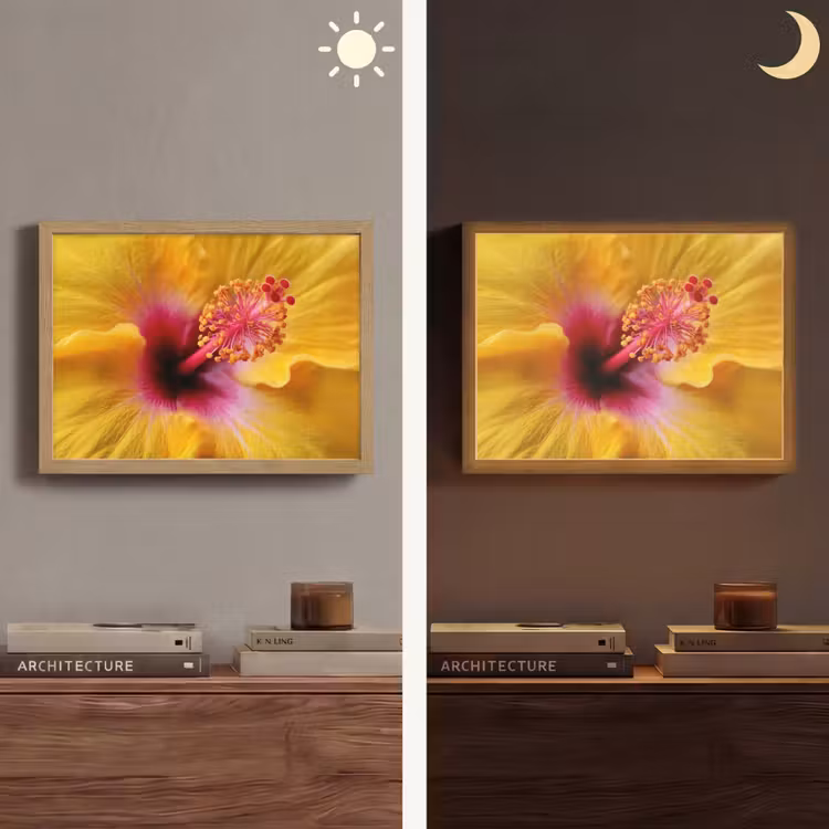 Geel - Hibiscus - Tropisch Light Box met batterij (Wandlamp) middel -sfeer3