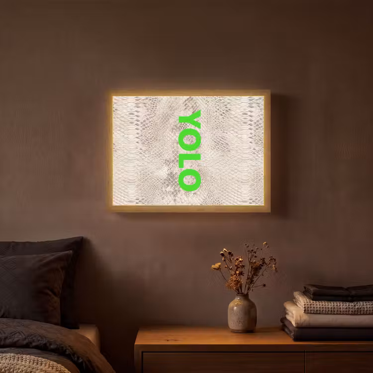 YOLO - Groen - Neon - Slangenprnt Light Box met batterij (Wandlamp) middel -sfeer4