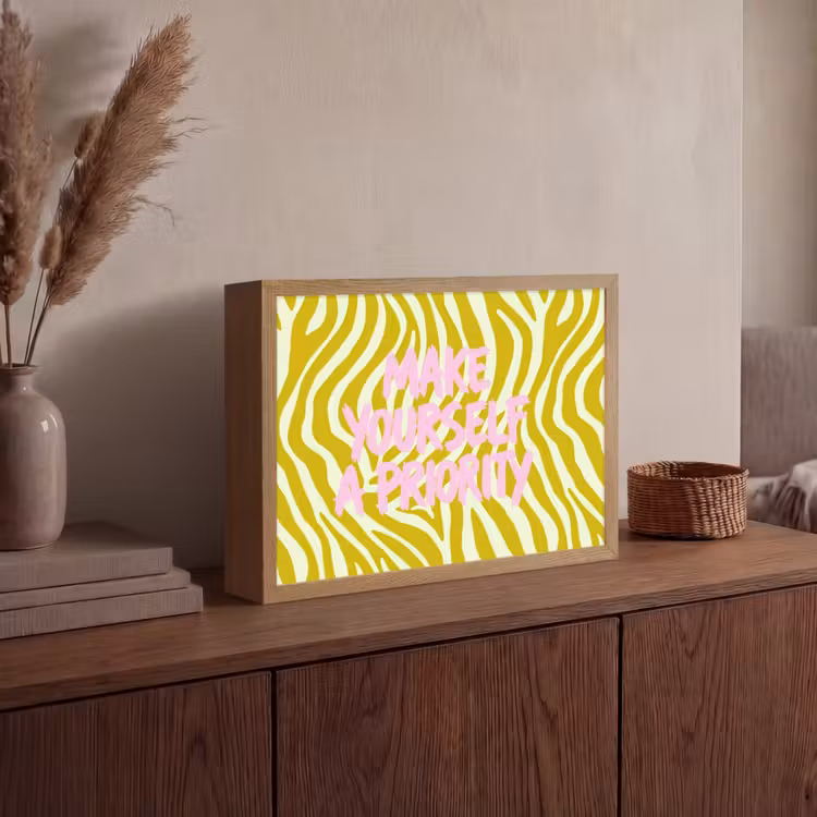 Zebraprint - Priority - Roze Light Box met batterij (Wandlamp) middel -sfeer2