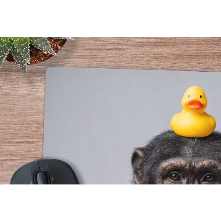 Chimpansee - Badeend - Grijs muismat rubber klein -closeup