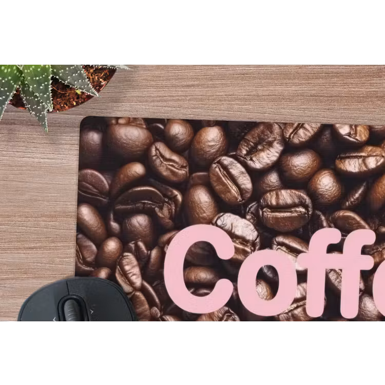 Coffee First - Koffiebonen - Roze muismat rubber klein -closeup