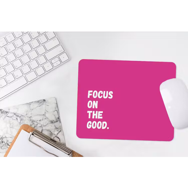 Focus on the good - Roze - Simple muismat rubber klein -witbureau