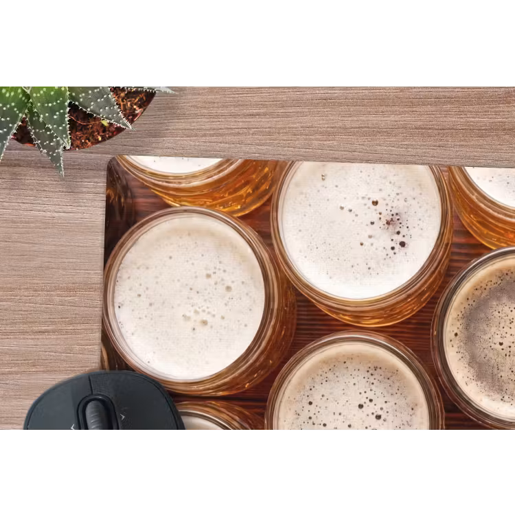 Eten - Glazen - Drank - Patroon - Bruin muismat rubber klein -closeup