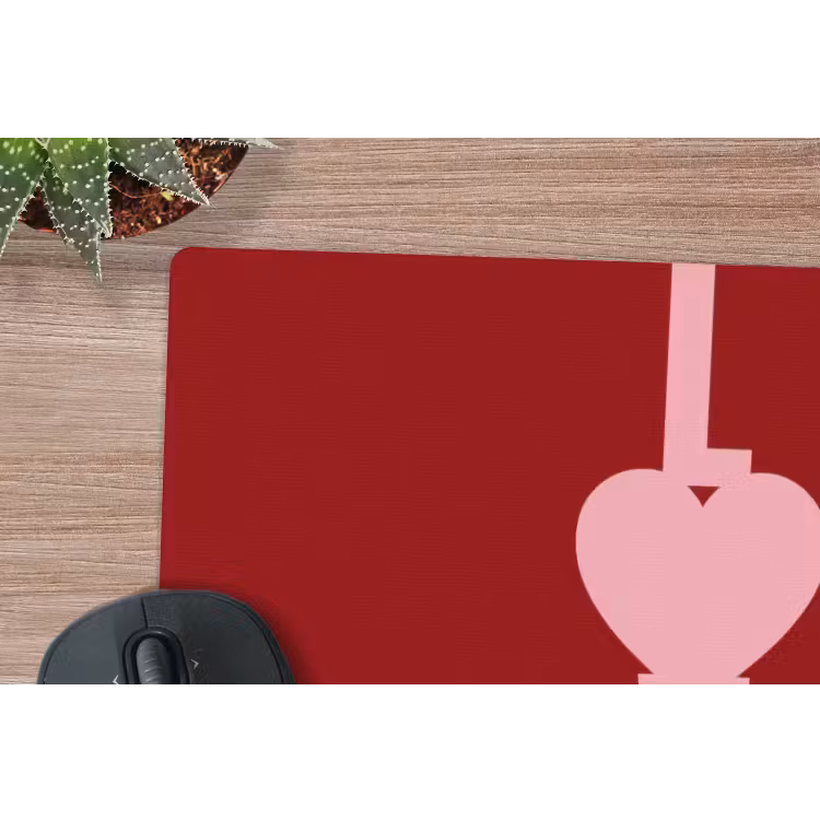 Love - Rood - Blokletters muismat rubber klein -closeup