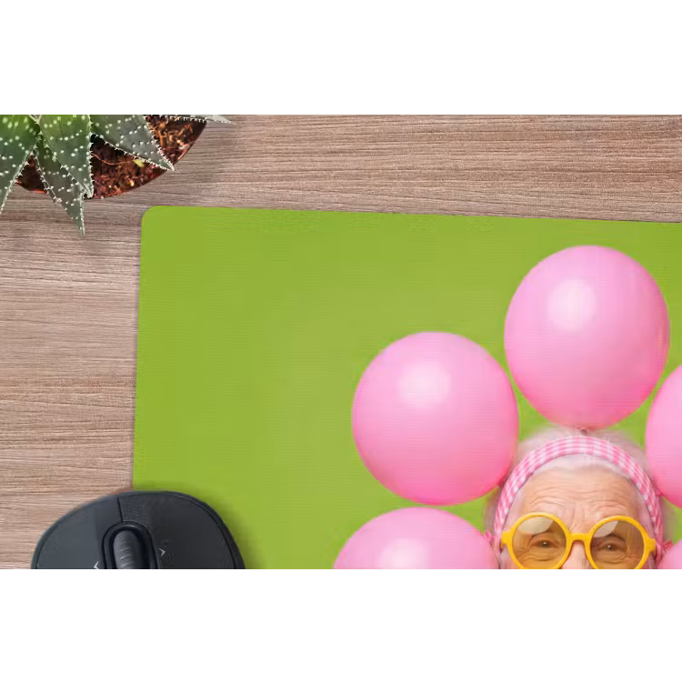 Mens - Ballonnen - Feest - Kleurrijk - Roze muismat rubber klein -closeup