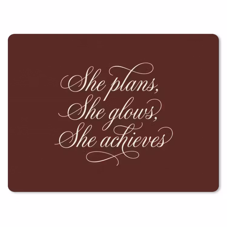 She plans she glows she achieves - Rood - Cursief muismat rubber klein -3d
