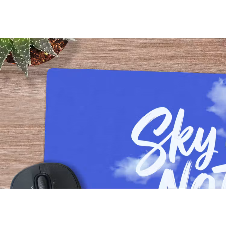 Sky is not the limit - Blauwe lucht - Wolken muismat rubber klein -closeup