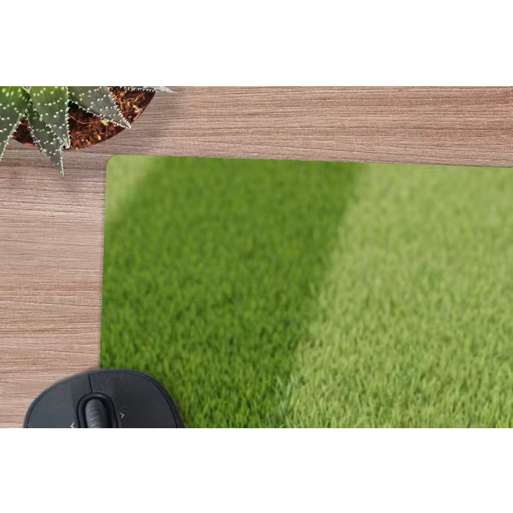 Voetbal - Grasveld - Sport - Groen muismat rubber klein -closeup