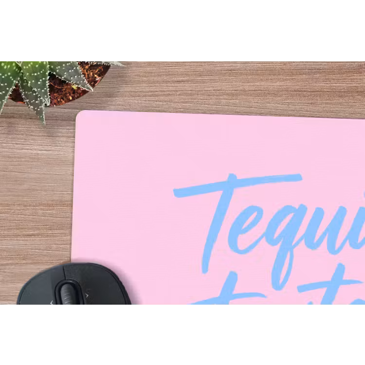 Tequila texted you - Roze - Blauw muismat rubber klein -closeup