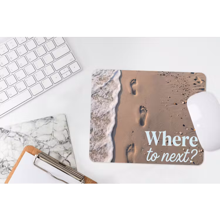 Where to next - Strand - Voetstappen muismat rubber klein -witbureau
