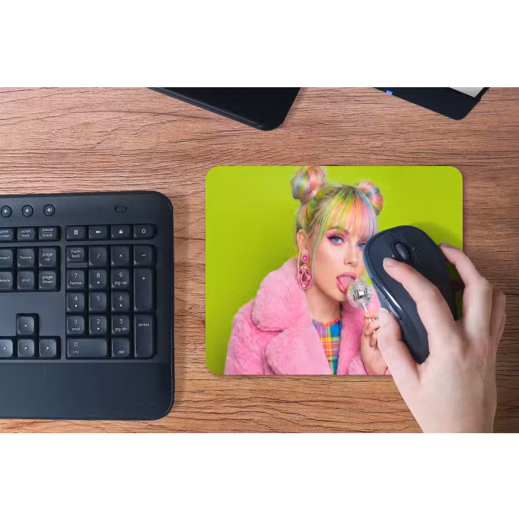 Vrouw - Kleurrijk haar - Pop art - Modern - Levendig muismat rubber klein -toetsenbord