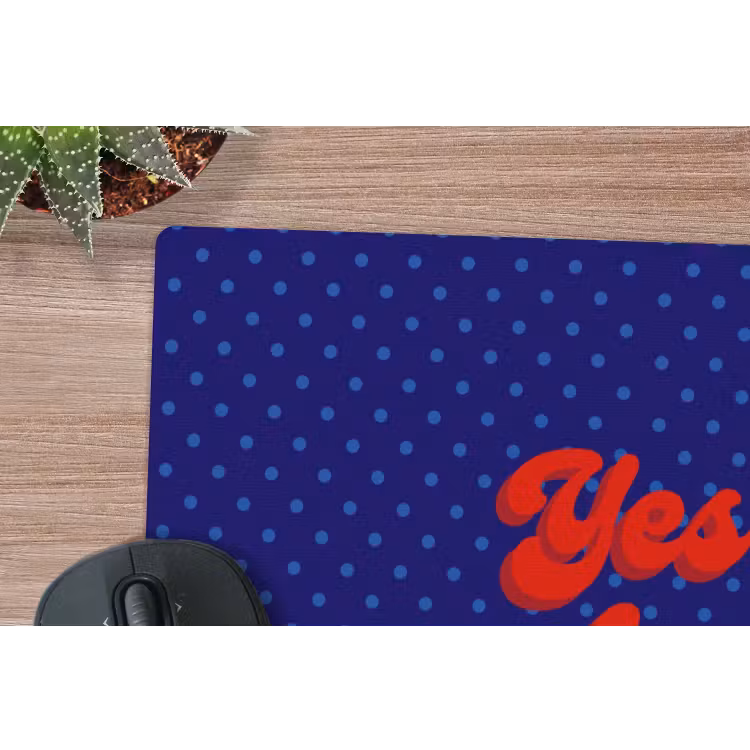 Yes fun - Rood - Blauw - Stippen muismat rubber klein -closeup