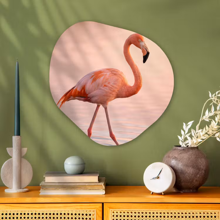 Flamingo - Water - Roze Wandcirkel Organisch Aluminium middel -sfeer2
