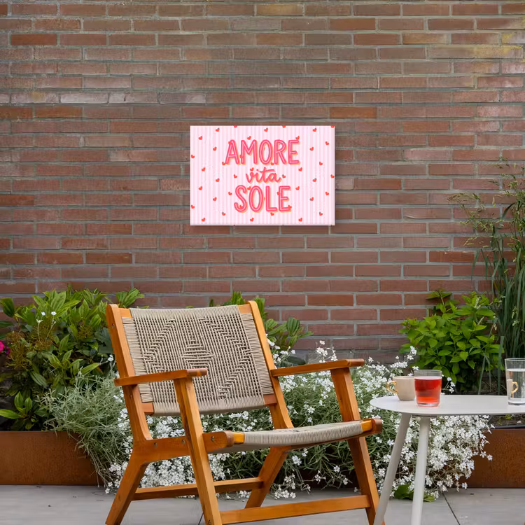 Amore vita sole - Roze - Hartjes Tuinposter op houten frame 2 cm dik klein -sfeer3
