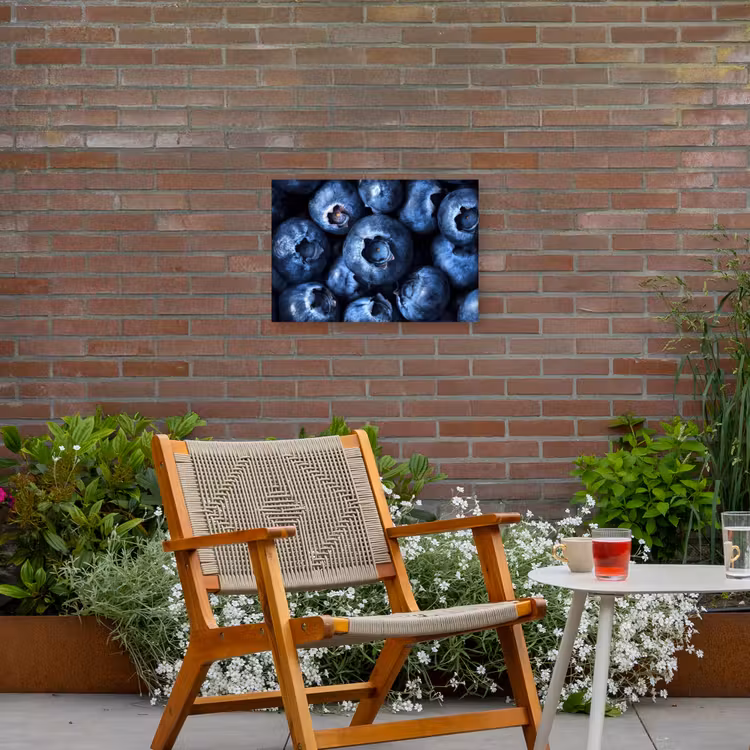 Bessen - Blauw - Fruit Tuinposter op houten frame 2 cm dik klein -sfeer3