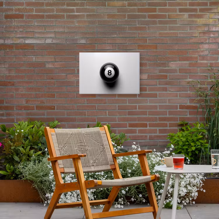 Biljartbal - Getal - Acht - Wit Tuinposter op houten frame 2 cm dik klein -sfeer3